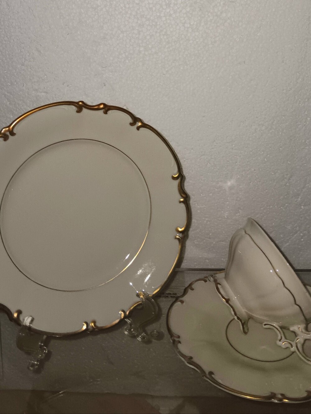 Hutschenreuter  Tea Cup and Saucer Including Dessert Plate Set Of 4